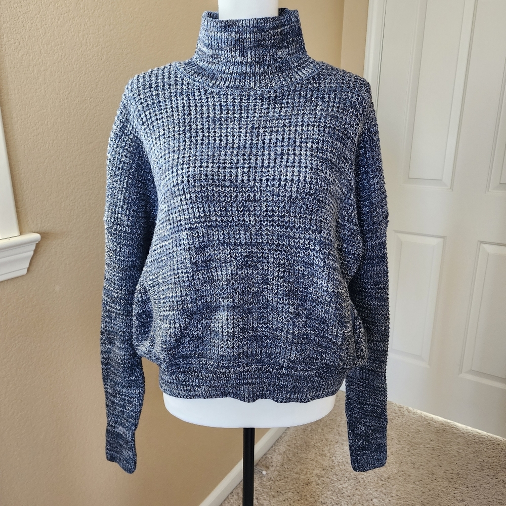 Sweater - Picture 11 of 11